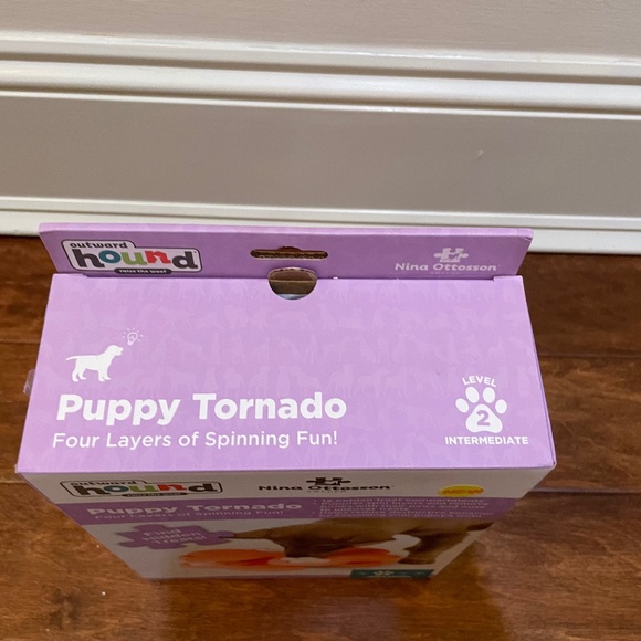 Puppy Tornado Interactive Toy with 12 Treat Compartments - Picture 5 of 7